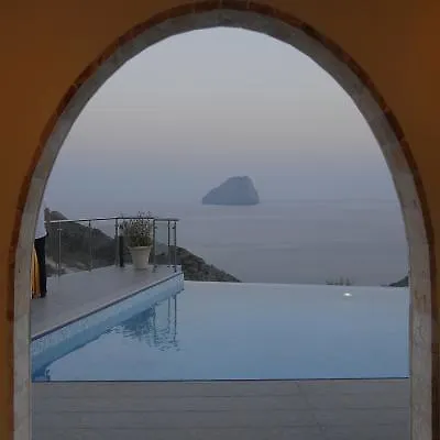 Porto Delfino Otel 3*